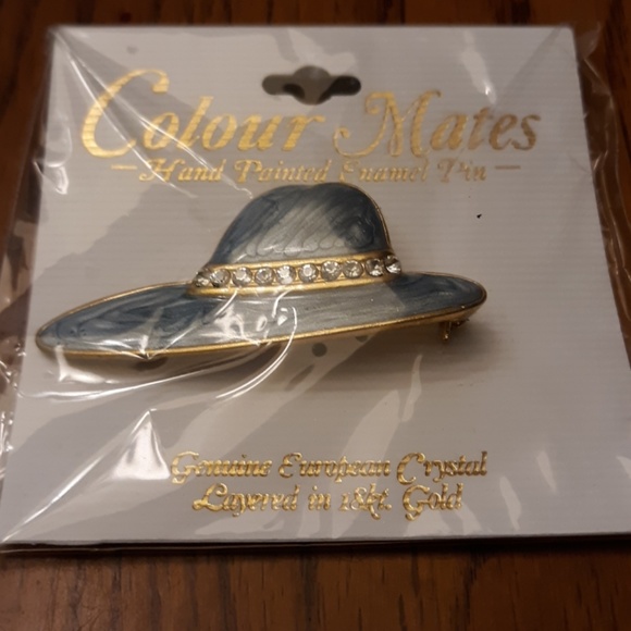 2 hand-painted enamel pins - Picture 2 of 3